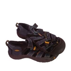 Keen Newport H2 youth navy outdoor hiking water sandal. Size 5.